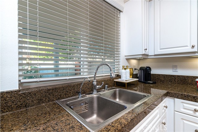 Detail Gallery Image 16 of 35 For 1001 Hisse, San Jacinto,  CA 92583 - 5 Beds | 3 Baths