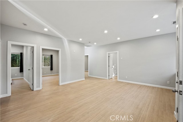 Detail Gallery Image 6 of 16 For 1584 W Wakefield Ave #B,  Anaheim,  CA 92802 - 4 Beds | 2/1 Baths