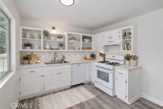 Detail Gallery Image 11 of 52 For 32142 Hunsaker Way, Running Springs,  CA 92382 - 4 Beds | 2/2 Baths