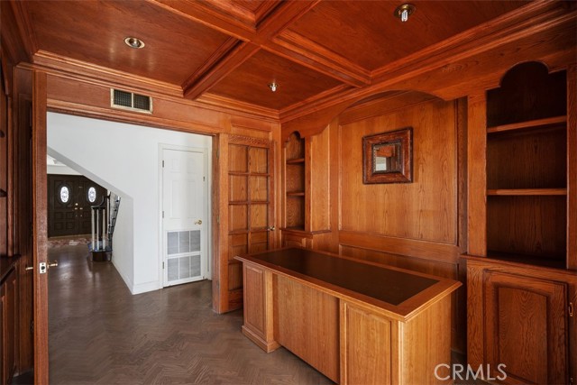 Detail Gallery Image 14 of 31 For 12112 Woodley Ave, Granada Hills,  CA 91344 - 4 Beds | 4 Baths