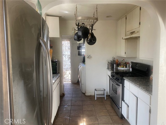 Detail Gallery Image 13 of 18 For 8725 S Denker, Los Angeles,  CA 90047 - 2 Beds | 1 Baths