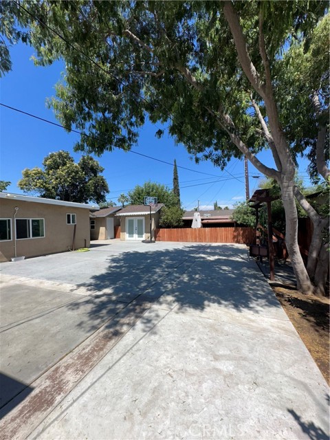 9387 Frankfort Avenue, Fontana CA: https://media.crmls.org/medias/599697ab-c22e-4218-a286-9fc8eca1a108.jpg