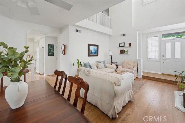 Detail Gallery Image 8 of 28 For 27162 Westview, Valencia,  CA 91354 - 3 Beds | 3 Baths