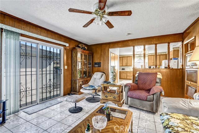 301 East Buckthorn photo 10