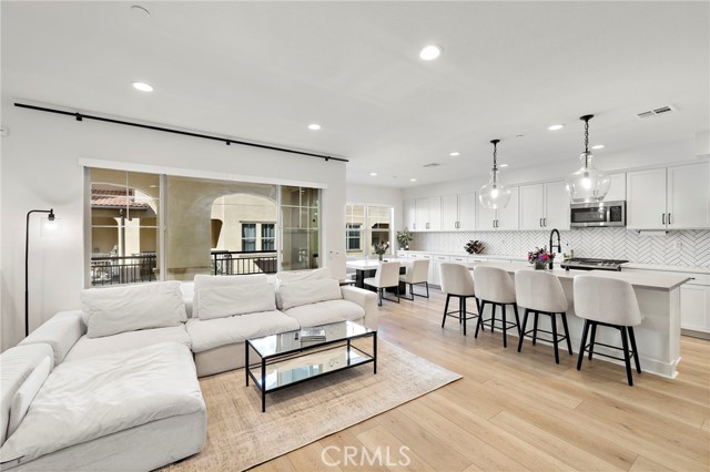 Detail Gallery Image 8 of 43 For 506 Deeann, Lake Forest,  CA 92610 - 3 Beds | 2/2 Baths