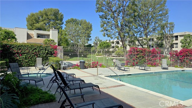 Detail Gallery Image 26 of 38 For 15215 Magnolia Bld, Sherman Oaks,  CA 91403 - 2 Beds | 2 Baths