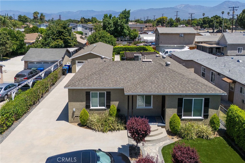 MLS #OC25147950 img 3