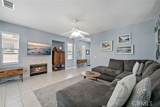 28187 Meadowsweet Drive, Menifee CA: https://media.crmls.org/medias/599aeae5-517a-4671-81ea-daa7d82fae00.jpg