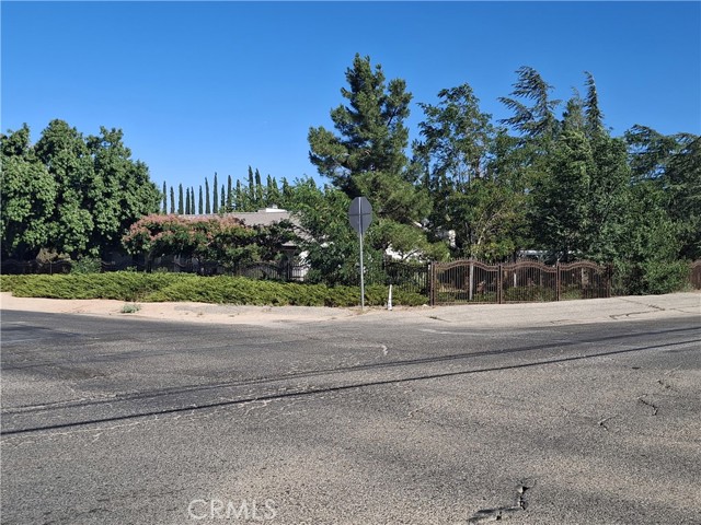 Detail Gallery Image 1 of 3 For 8323 Peach Ave, Hesperia,  CA 92345 - 4 Beds | 2/1 Baths