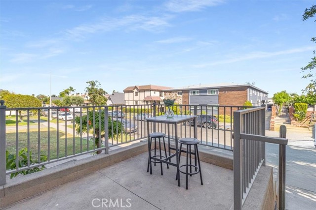 89 E Commonwealth Avenue, Alhambra CA: https://media.crmls.org/medias/599b8ab5-8ad1-45db-8abd-8fa80ca5b755.jpg