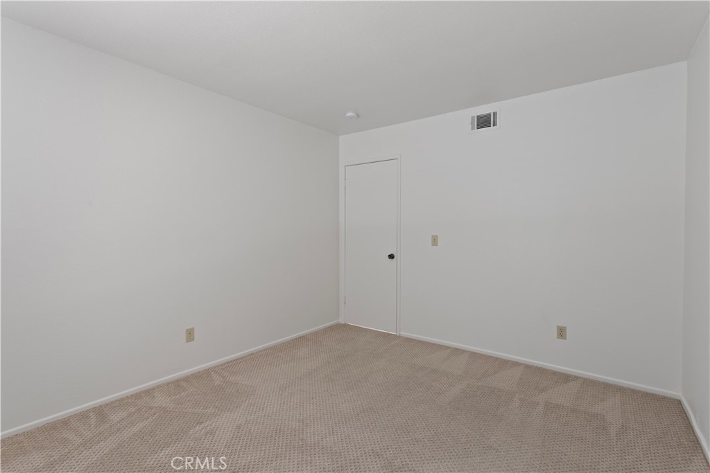 https://media.crmls.org/medias/599bb970-59a4-4dbc-8df3-3377534e5390.jpg?preset=X-Large