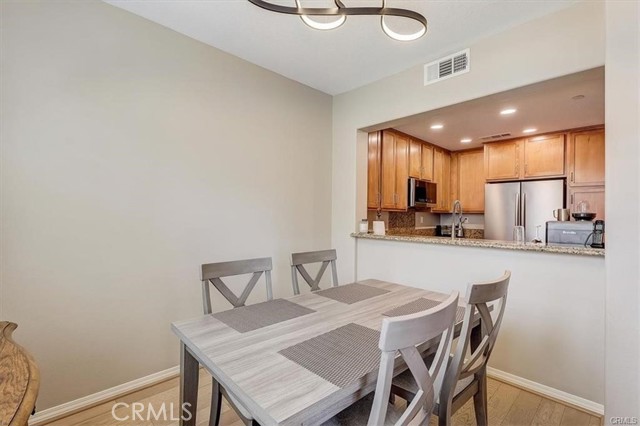 Detail Gallery Image 7 of 26 For 28561 Herrera St, Valencia,  CA 91354 - 2 Beds | 2 Baths