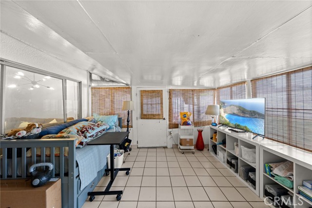 5015 Berryhill Place, Riverside CA: https://media.crmls.org/medias/599cd0bb-5887-432c-b517-7e13fd73b4fc.jpg