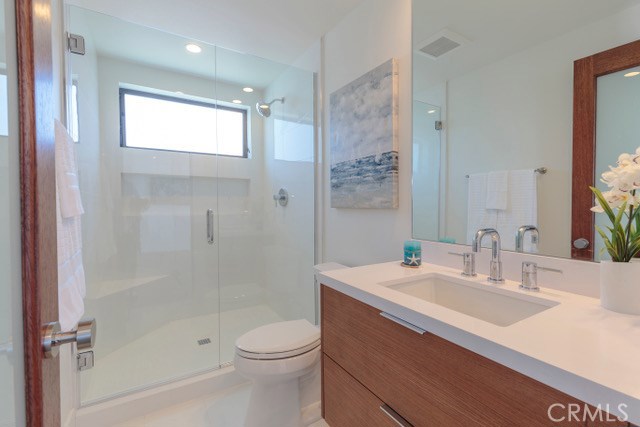 521 Gertruda, Redondo Beach, California 90277, 3 Bedrooms Bedrooms, ,3 BathroomsBathrooms,Residential,Sold,Gertruda,PV17159971