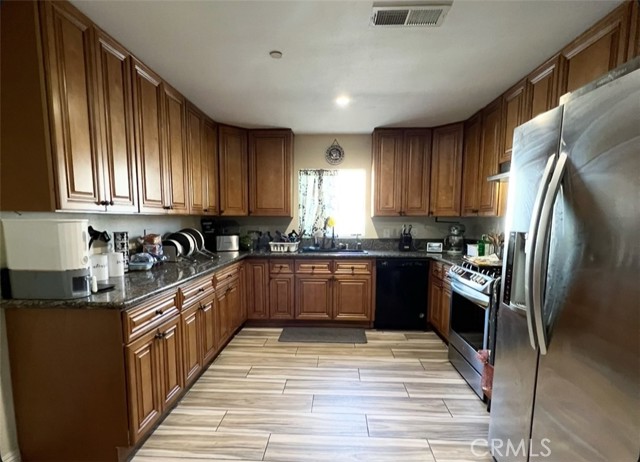 1019 W Arbutus Street, Compton CA: https://media.crmls.org/medias/599d2048-9b9e-4f52-93a3-c1595c9a3f92.jpg
