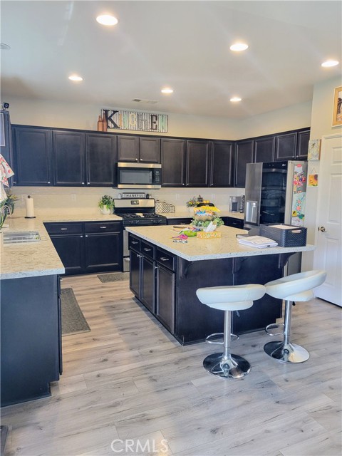 Detail Gallery Image 6 of 21 For 15105 Mateo Prado Way, Victorville,  CA 92394 - 3 Beds | 2/1 Baths