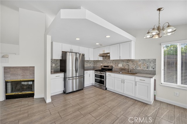 Detail Gallery Image 17 of 39 For 25307 Avenida Chagres, Hemet,  CA 92544 - 4 Beds | 2 Baths