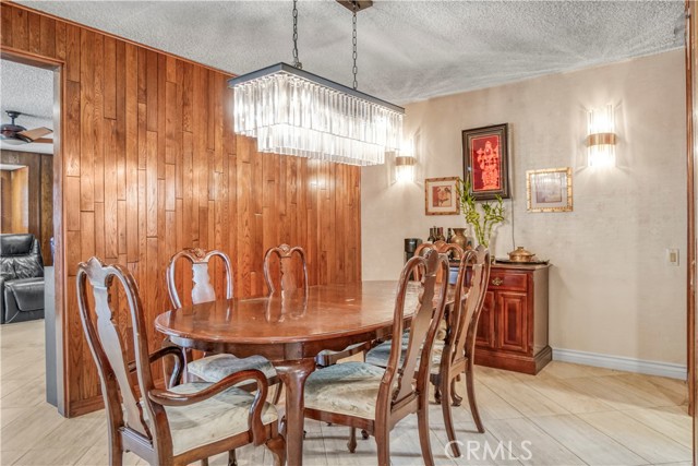 Detail Gallery Image 12 of 44 For 24206 Saint Edens Circle, West Hills,  CA 91307 - 3 Beds | 2 Baths