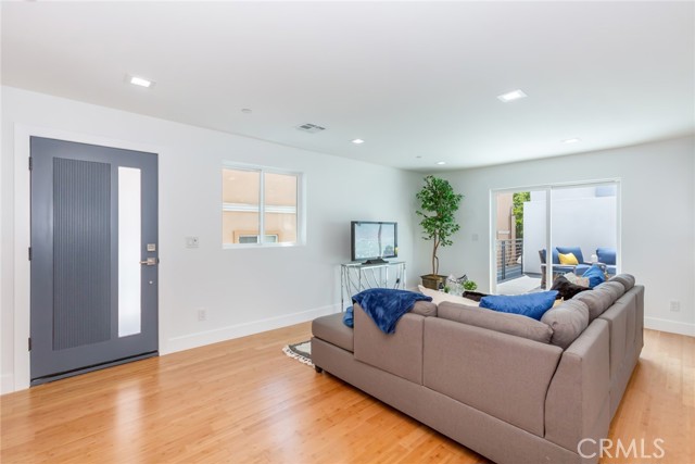 18308 Grevillea Avenue, Redondo Beach, California 90278, 3 Bedrooms Bedrooms, ,Residential,Sold,Grevillea,SB22120733