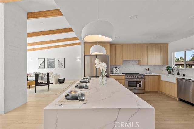 6009 Neddy Avenue, Woodland Hills CA: https://media.crmls.org/medias/59a3f943-c314-46cb-aa1d-92cc56261c94.jpg