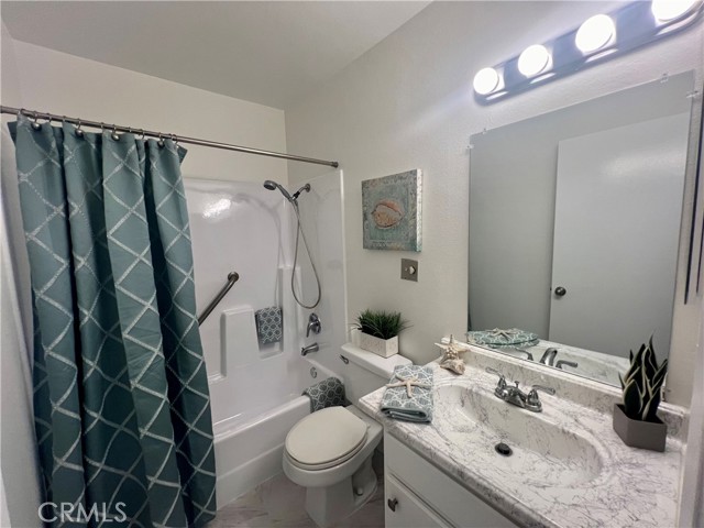 Detail Gallery Image 8 of 13 For 18900 Delaware St #218,  Huntington Beach,  CA 92648 - 1 Beds | 1 Baths