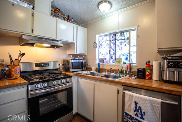 Detail Gallery Image 13 of 38 For 1045 N Azusa Ave #26,  Covina,  CA 91722 - 3 Beds | 2 Baths