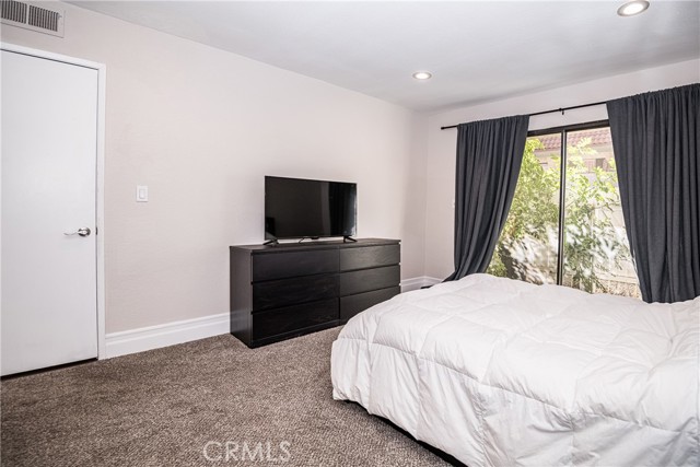 Detail Gallery Image 8 of 14 For 1000 Central Ave #19,  Riverside,  CA 92507 - 2 Beds | 2 Baths