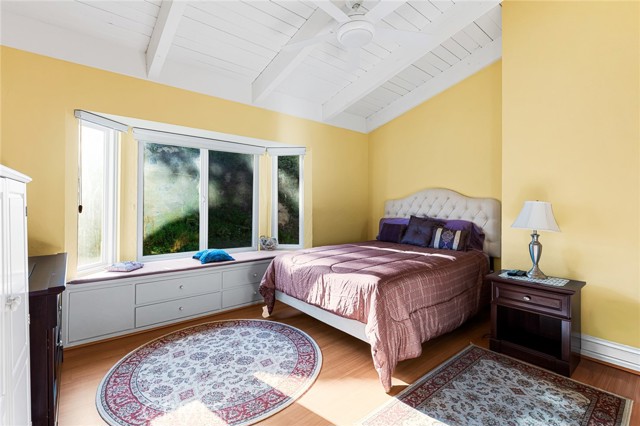 34 sage, Bell Canyon CA: https://media.crmls.org/medias/59a55634-a409-4c17-82d7-0888346c6d5f.jpg
