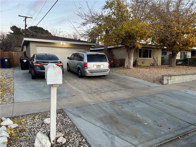 Detail Gallery Image 4 of 30 For 15537 Del Rey Dr, Victorville,  CA 92395 - 4 Beds | 2 Baths