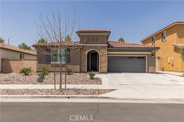 Detail Gallery Image 2 of 35 For 24416 Division Dr, Menifee,  CA 92584 - 4 Beds | 2/1 Baths