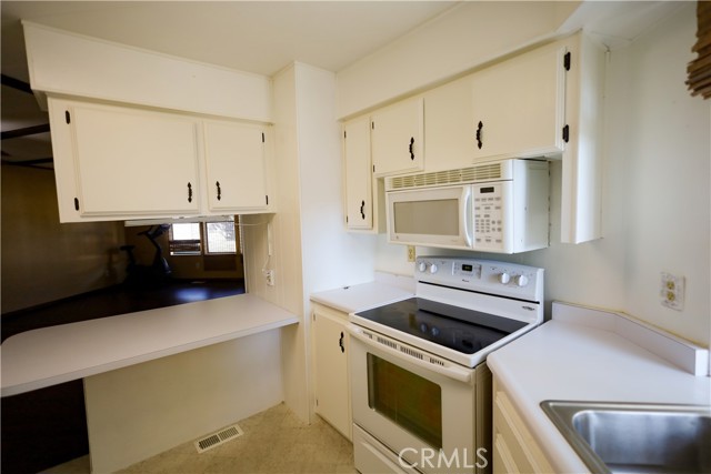 Detail Gallery Image 7 of 22 For 3549 via Medio #178,  Chico,  CA 95973 - 2 Beds | 2 Baths