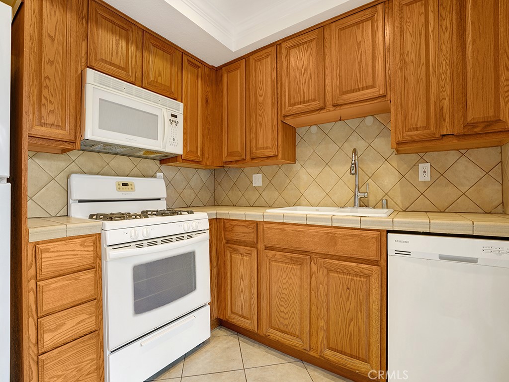 https://media.crmls.org/medias/59a87923-cbcc-4fad-a732-f29c420a7942.jpg?preset=X-Large