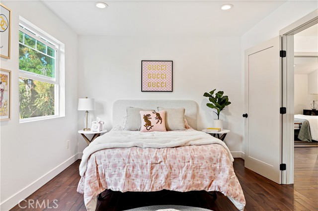 229 S Kingsley Drive, Los Angeles CA: https://media.crmls.org/medias/59a8aefd-75da-49e5-9c97-41ff4d4bdfbb.jpg
