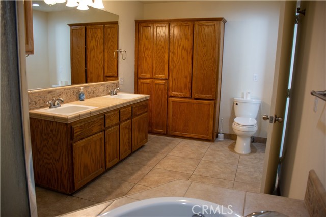 Detail Gallery Image 16 of 24 For 1913 N Waukena Way, Hanford,  CA 93230 - 3 Beds | 2 Baths