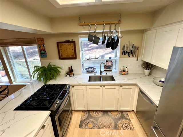Detail Gallery Image 14 of 64 For 1775 Avon Ave, Cambria,  CA 93428 - 3 Beds | 2 Baths
