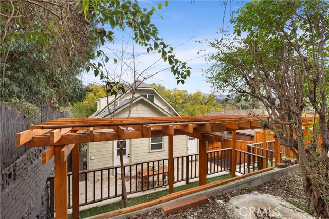 Detail Gallery Image 5 of 46 For 5850 Burwood Ave, Los Angeles,  CA 90042 - 3 Beds | 2 Baths