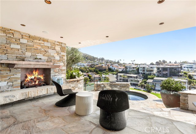 86 Emerald Bay, Laguna Beach CA: https://media.crmls.org/medias/59a9deda-7da1-485e-b8c4-76f539438ecd.jpg