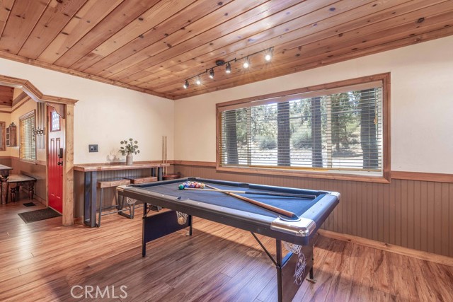 Detail Gallery Image 8 of 39 For 905 E Big Bear Bld, Big Bear City,  CA 92314 - 3 Beds | 2 Baths