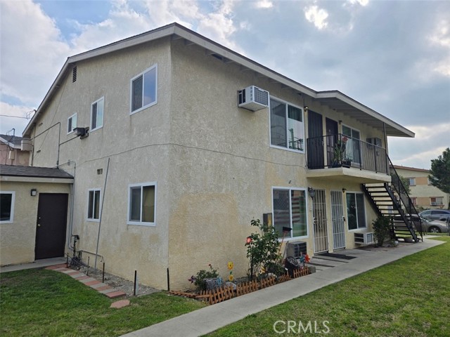 1558 N Hope Avenue, Ontario CA: https://media.crmls.org/medias/59ab3d55-3025-42d9-95b7-ab38f23dd274.jpg