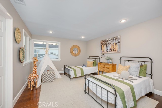 1704 Poinsettia, Manhattan Beach, California 90266, 4 Bedrooms Bedrooms, ,3 BathroomsBathrooms,Residential,For Sale,Poinsettia,SB26093212
