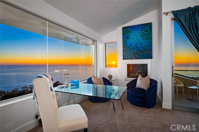 Detail Gallery Image 22 of 45 For 2300 Crestview, Laguna Beach,  CA 92651 - 4 Beds | 4/1 Baths