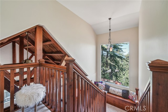 551 Raccoon Court, Lake Arrowhead, CA 92352