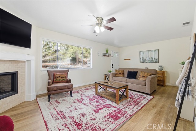 Detail Gallery Image 4 of 25 For 1068 Sierra Ave, Big Bear City,  CA 92314 - 2 Beds | 1 Baths