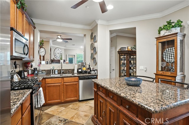 Detail Gallery Image 6 of 38 For 15636 Vista Way #104,  Lake Elsinore,  CA 92532 - 3 Beds | 2/1 Baths