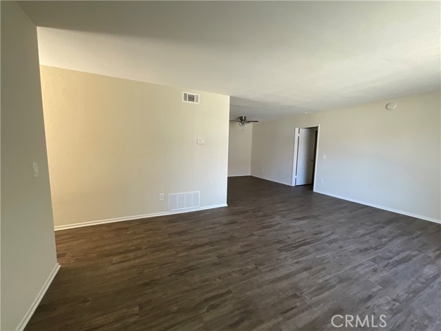 Detail Gallery Image 6 of 17 For 16841 Lynn Ln #B,  Huntington Beach,  CA 92649 - 2 Beds | 2 Baths