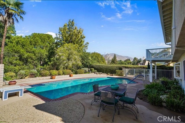 Detail Gallery Image 25 of 34 For 19201 Castlebay Ln, Porter Ranch,  CA 91326 - 3 Beds | 3 Baths