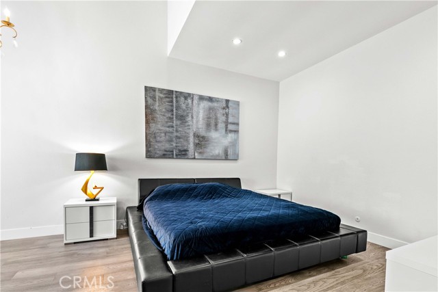 456 E San Jose Avenue, Burbank CA: https://media.crmls.org/medias/59b10cd7-d592-49a5-8887-a55cdcaf0156.jpg