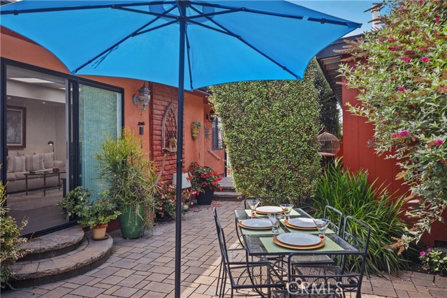 103 Yorktown, Newport Beach CA: https://media.crmls.org/medias/59b1b2d8-65cc-42a6-a1db-ce35b0cff959.jpg