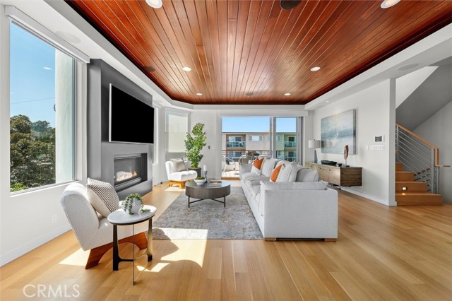 36 15th Street, Hermosa Beach CA: https://media.crmls.org/medias/59b1bc62-dd59-4931-8e9c-a81fe6eca4e9.jpg