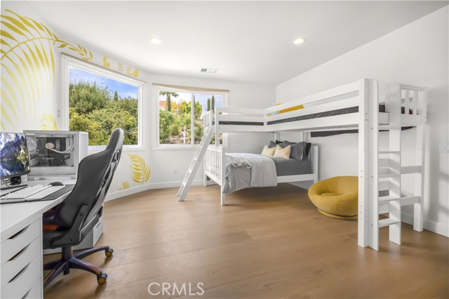 5366 Collingwood Circle, Calabasas CA: https://media.crmls.org/medias/59b1c3d6-5cf3-4ee6-9cef-41d4a7072473.jpg